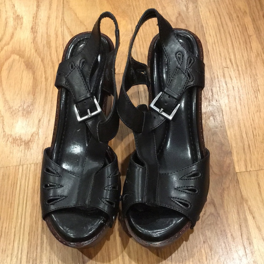 G. H. bass & Co Wedge Bizulia Sandals Black Size 7.5